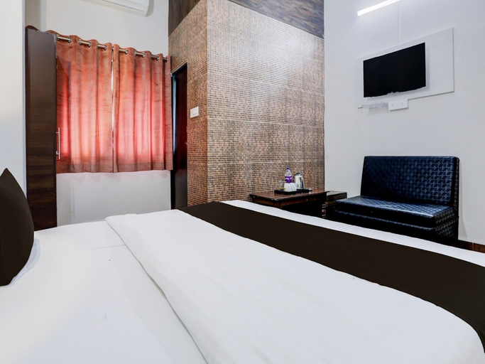 Room 4, Collection Rail Formerly Shanti Heritage, Guna