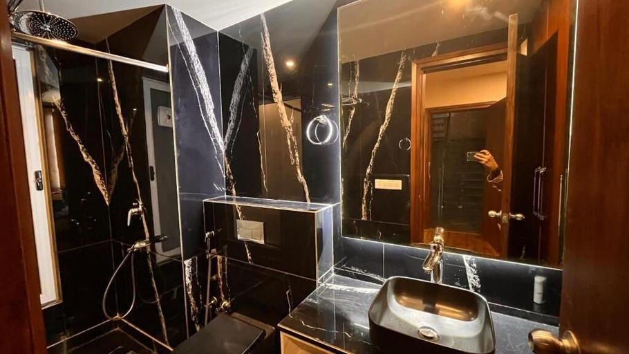 Bathroom 5, Hotel IP Royal By Qotel, Delhi