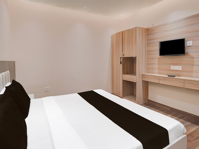 Room 2, Hotel O Rudrapur Railway Junction, Udham Singh Nagar