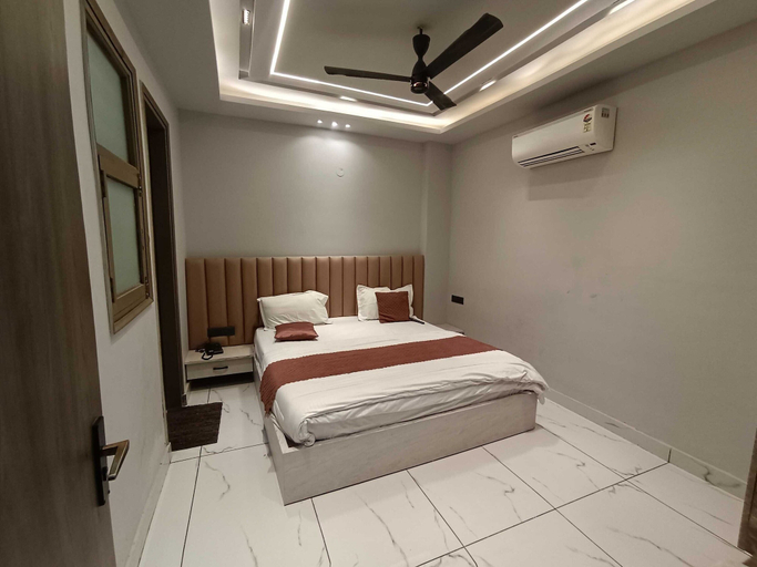Room 3, Hotel Panipat Station Formerl Model Town, Panipat