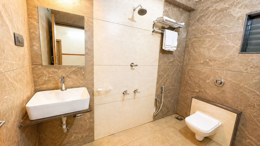 Bathroom, Hotel Shreenidhi Dwarka, Devbhumi Dwarka