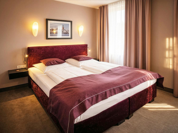 Others 3, Hotel Hafentor, Hamburg