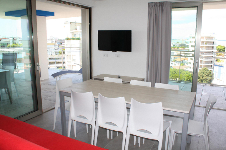 2, Lignano apartment with parking, Udine