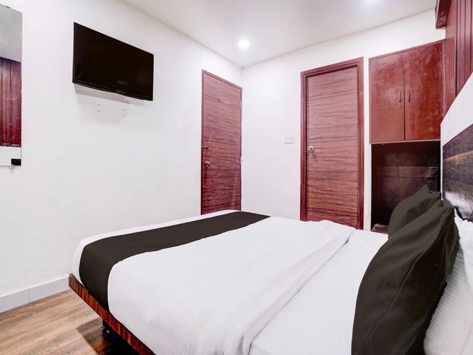 Room 3, Hotel O Lokhandwala Andheri West, Mumbai Suburban