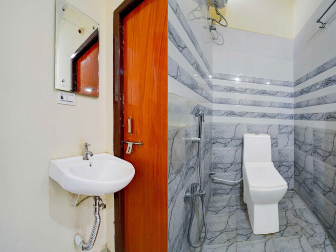 Bathroom, Collection O Bolligudem, Ranga Reddy