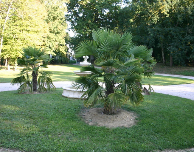 Garden 4, Very Spacious and Luxurious Holiday Home on Quiet Estate With Pool, Hautes-Pyrénées