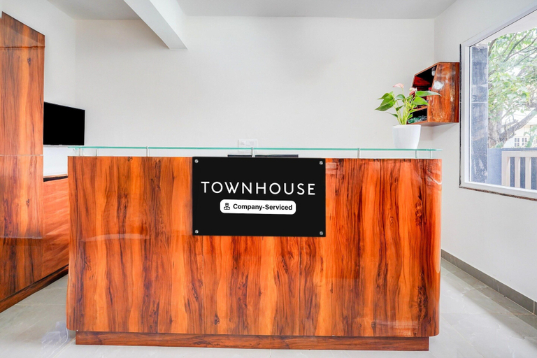 Reception 4, Deluxe Hebbal Townhouse, Bangalore