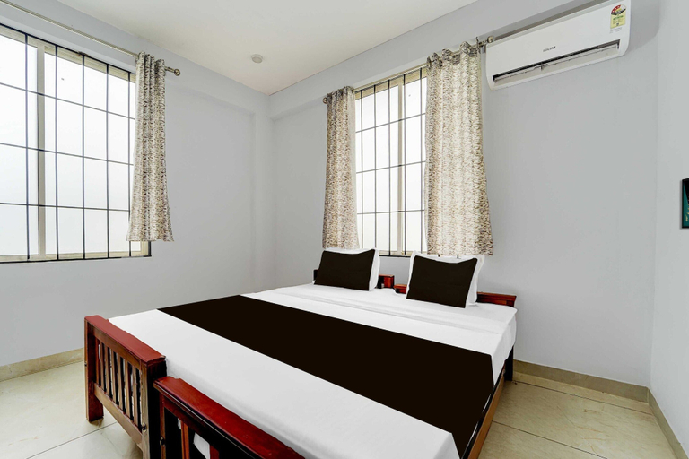 Room 2, Collection O Pukkattupady Aluva East, Ernakulam
