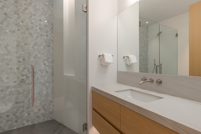 Bathroom 4, Aurora Estate at Kadenwood, Squamish-Lillooet
