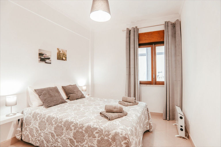 Room 3, Retreat Between Belem & Alcantara, Lisbon