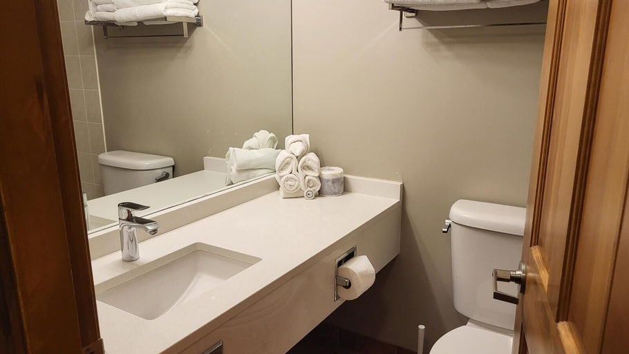 Bathroom, Cahilty #327 Home, Thompson-Nicola