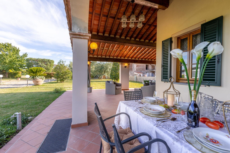 Balcony 4, Country Home in Lucca Near Tuscan Wineries, Lucca