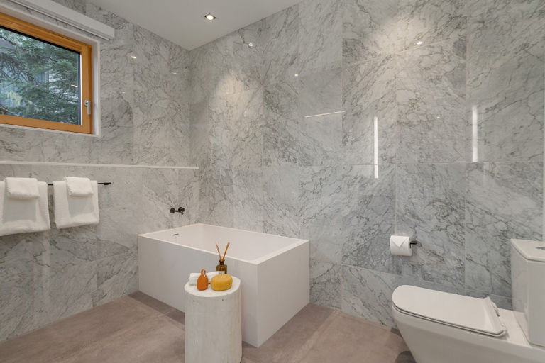 Bathroom 3, Aurora Estate at Kadenwood, Squamish-Lillooet