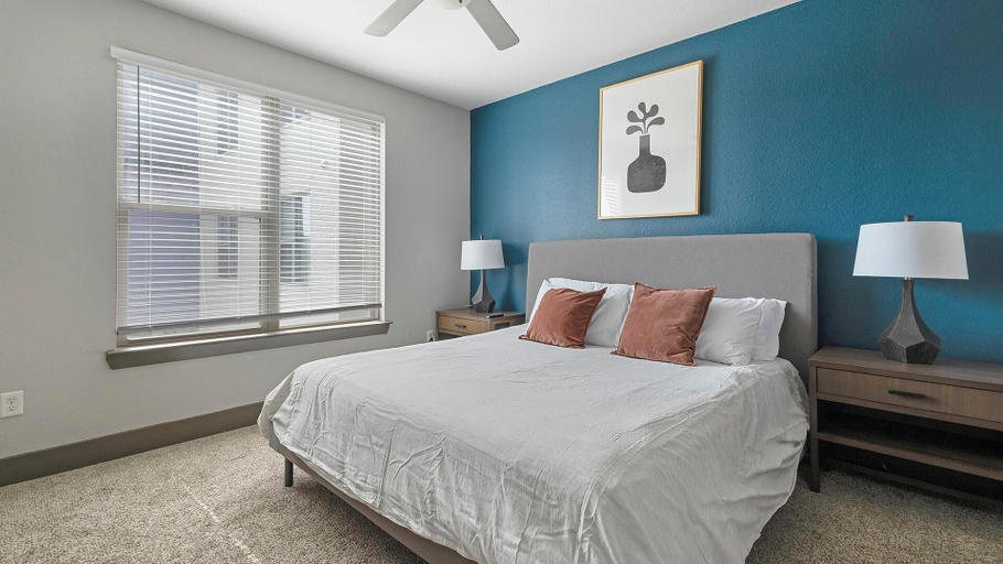 Room 4, Landing Apartments Near Eldridge/West Oaks, Houston