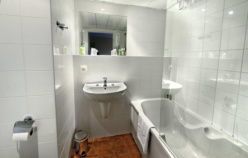 Bathroom, Appart Hotel Odalys City Antibes Olympe, Alpes-Maritimes