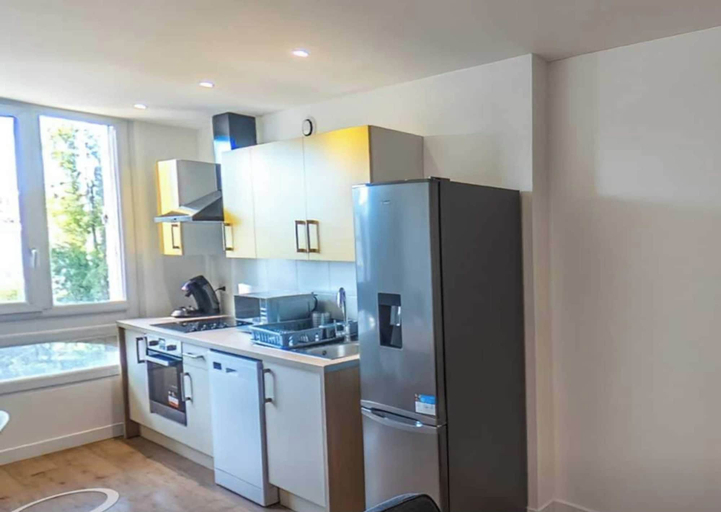 Private kitchen 3, Private Room in a Shared Flat - Lyon 8e, Rhône