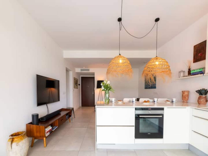Private kitchen 3, Luxury Apartment in Juan les Pins, Alpes-Maritimes