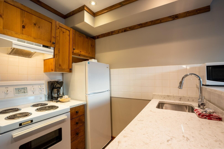 Private kitchen, Cahilty #444 Home, Thompson-Nicola