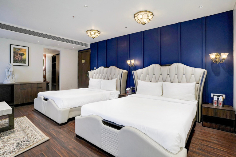Room 3, Townhouse Magarpatta Emerald Guestimony, Pune