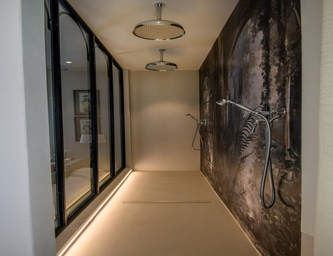 Bathroom 2, Farmhouse in Tuscany With Infinity Pool, Lucca
