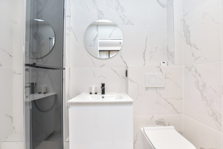 Bathroom 5, Cozy Apartment - 1br/4p - Sentier, Paris