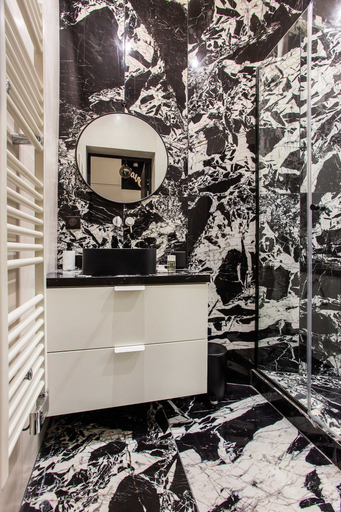 Bathroom 2, Modern Flat - 2br/6p - Grands Boulevards, Paris
