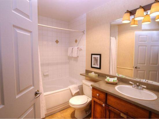 Others 5, Place Saint Bernard Mont Tremblant, Les Laurentides