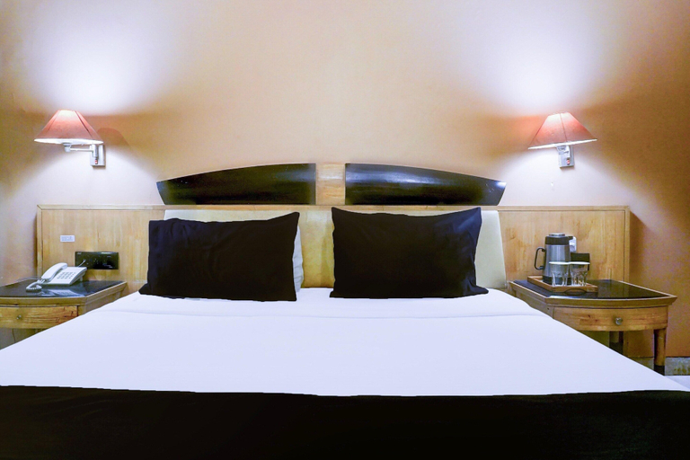 Room 5, Suite JM Road Krishna Presidency, Pune