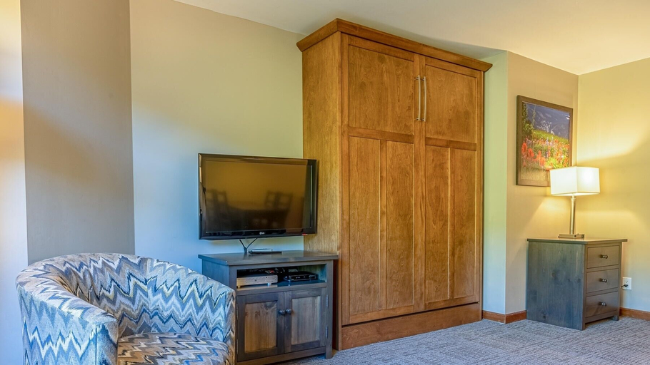 Living area 2, Cahilty #217 Home, Thompson-Nicola
