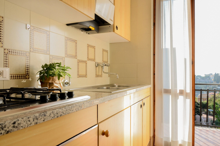 Others 5, Apartment in Pietra Ligure, Savona
