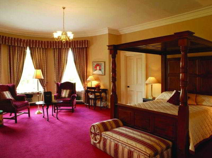 Bedroom 2, Ballyseede Castle