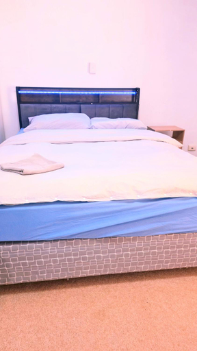 Bedroom, room in Morley, Perth