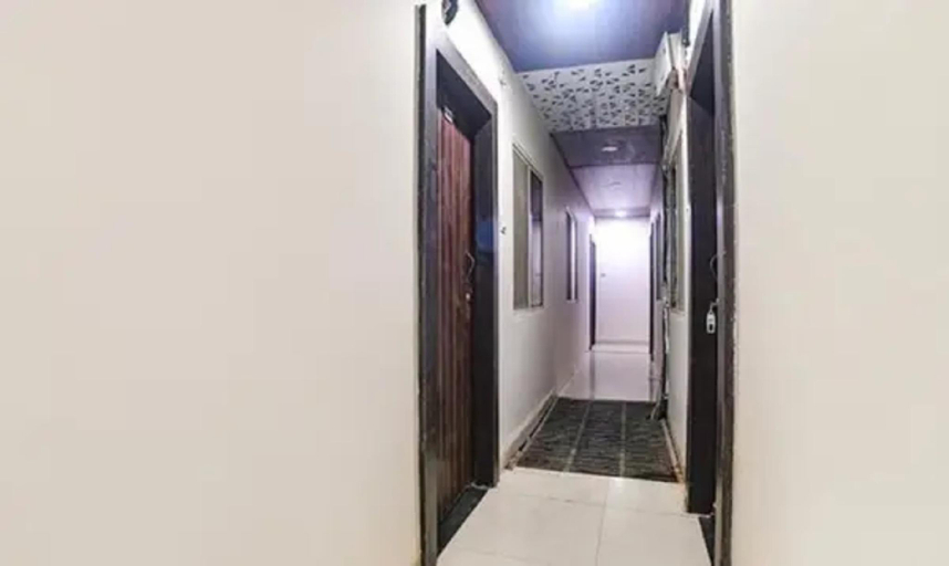 Public Area 2, FabHotel Green Park, Indore