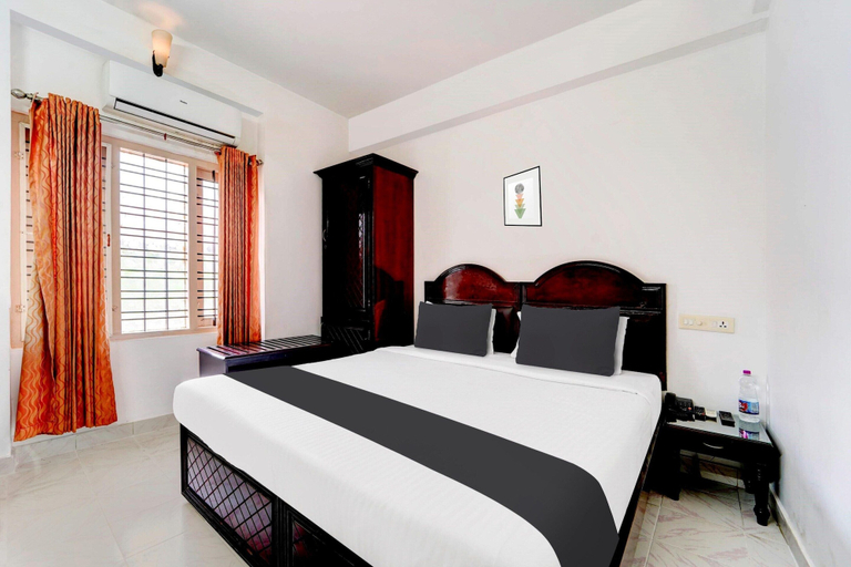 Room 2, Super Collection O Formerly Galaxy Inn, Thiruvananthapuram