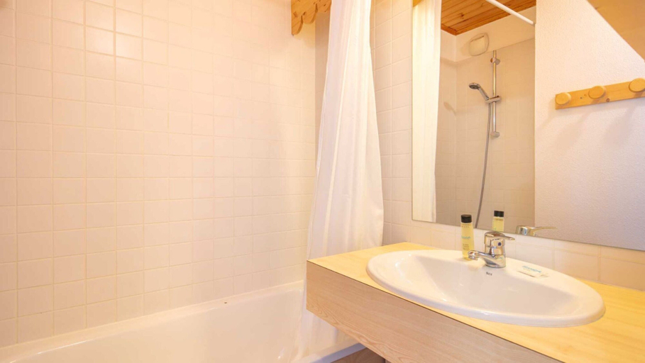 Bathroom 5, Duplex in Risoul for Seven, Hautes-Alpes