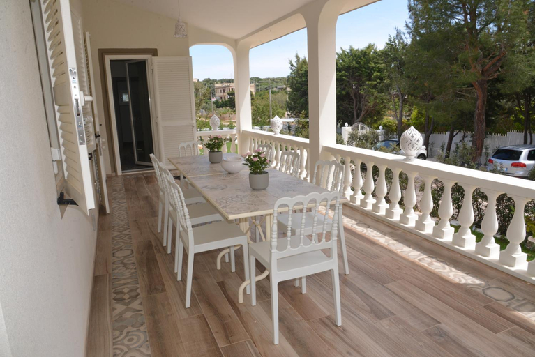 Others 5, Villa Rudy, Bari