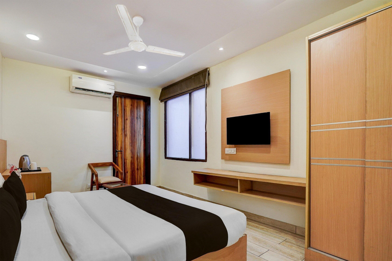 Room 5, Super Collection O Dehradun Central, Dehradun