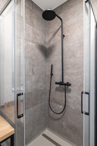 Bathroom 5, Lush Apartment With Water Views, Tholen