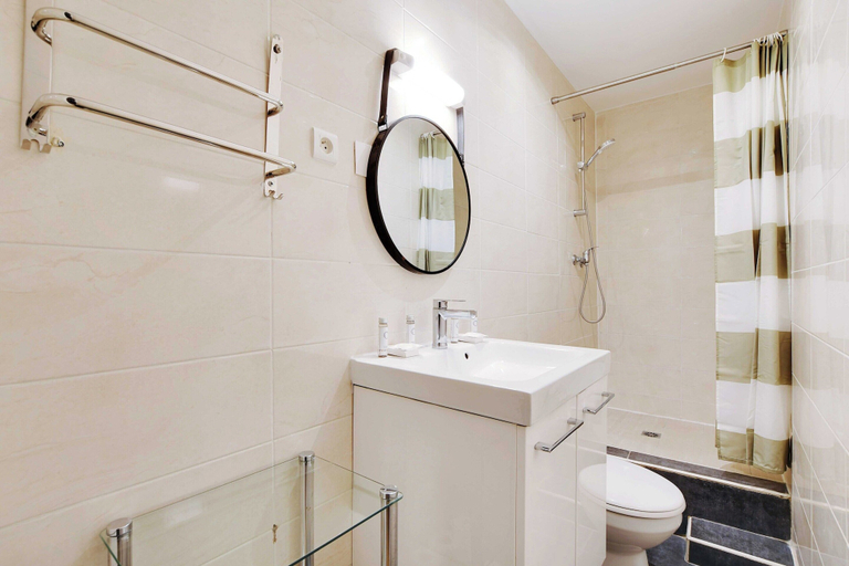 Bathroom, Modern Apartment - 1br/4p - Place de la Nation, Paris