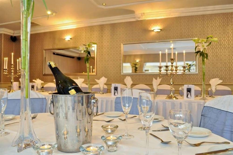 Food & Drinks 3, Maples House Hotel, Dublin