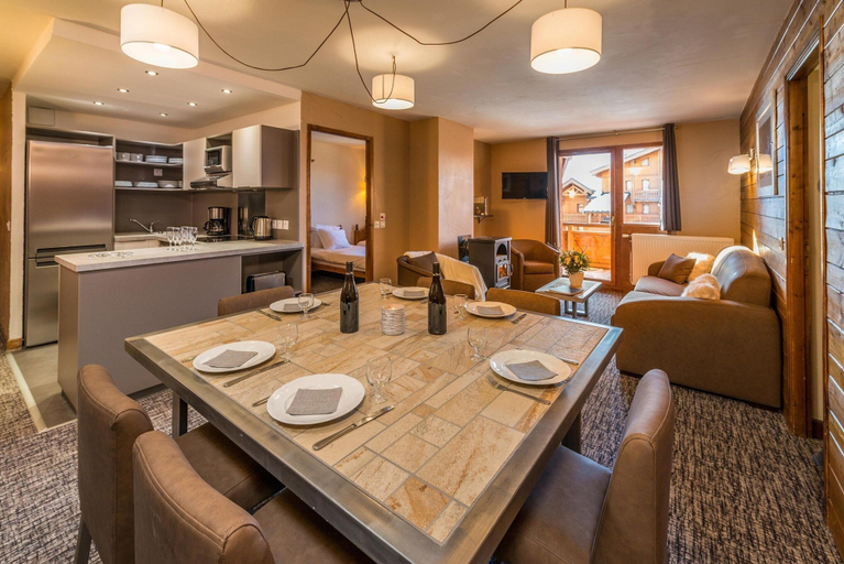 Dining 5, Woodsy Retreat in the Alps, Savoie