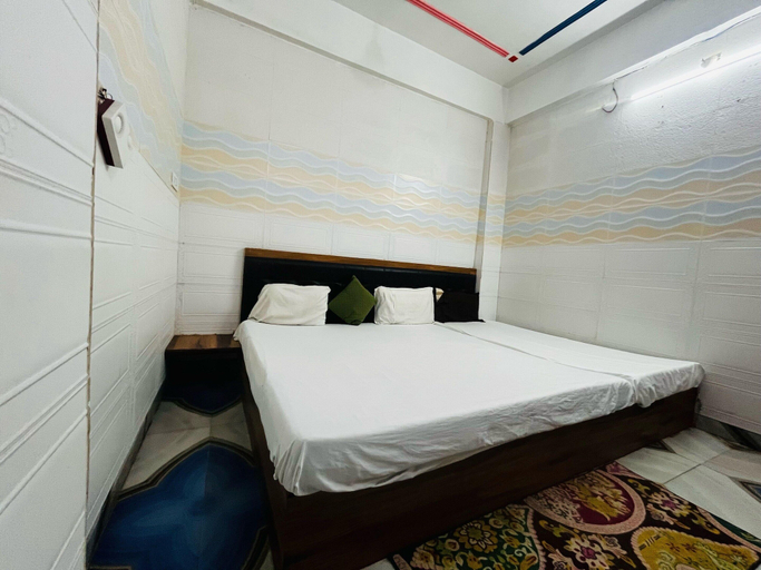 Room 4, Hotel O Bhuteshwar Mahadev Temple, Mathura