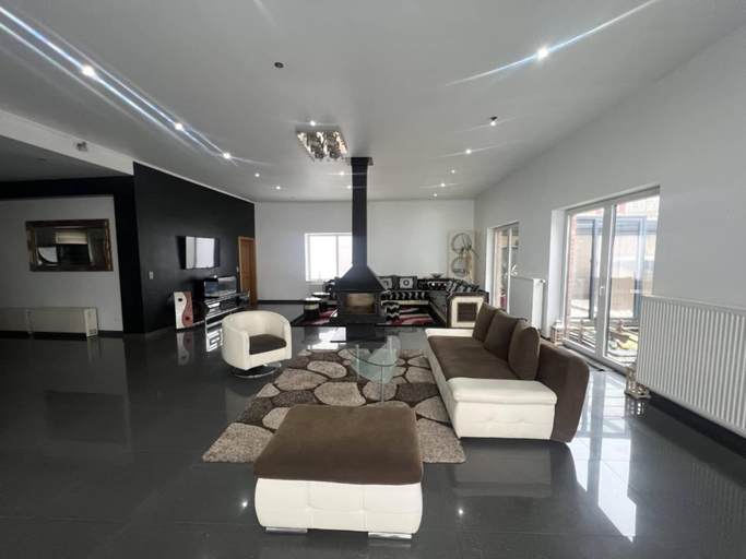 Living room 2, Magnificent Holiday Home in Verviers With Sauna, Liège