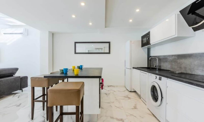 Private kitchen 3, Apartment in Cannes With Stunning Sea View, Alpes-Maritimes