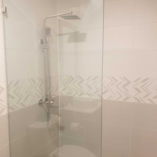 Bathroom 3, PH 1