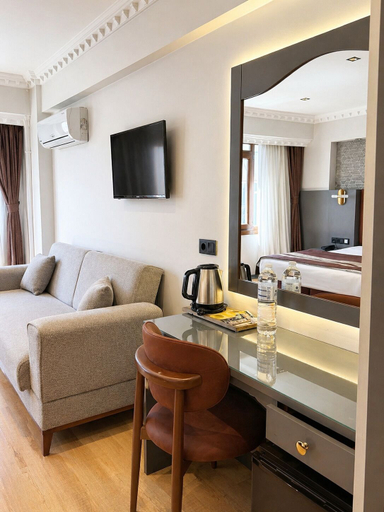 Bedroom 4, The Peraport Hotel, Beyoğlu