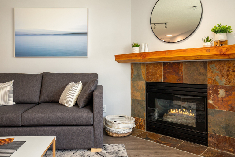 Living area 4, Alpine Suite at Marketplace Lodge, Squamish-Lillooet