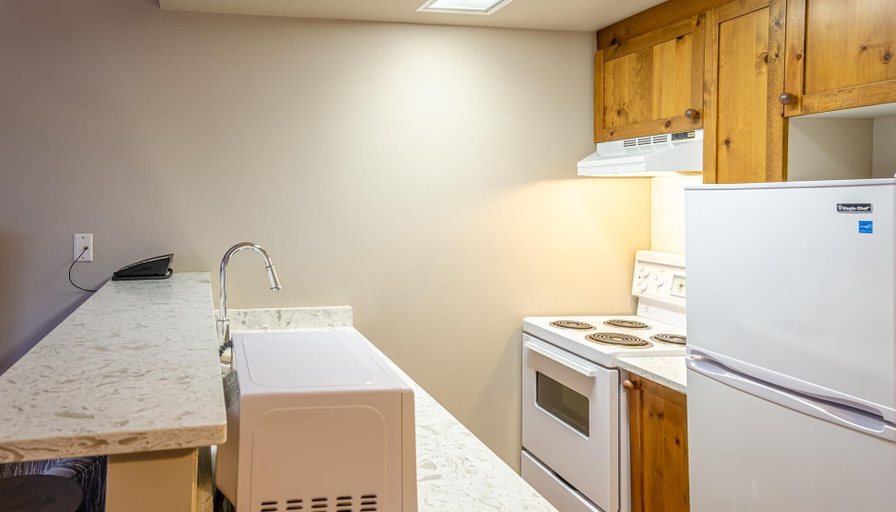 Private kitchen 5, Cahilty #152 Home, Thompson-Nicola