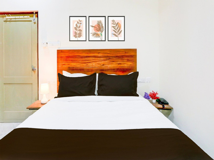 Room 4, Super Collection O Ss Blue Inn, Ranga Reddy