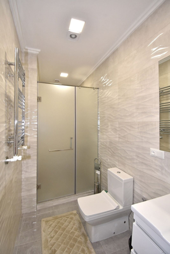 Bathroom 2, Luxury Spacious house in Jrvej